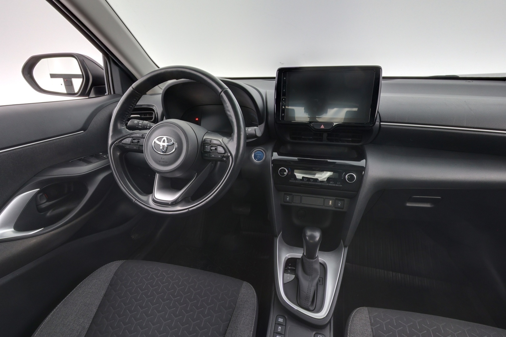 TOYOTA Yaris Cross 2023