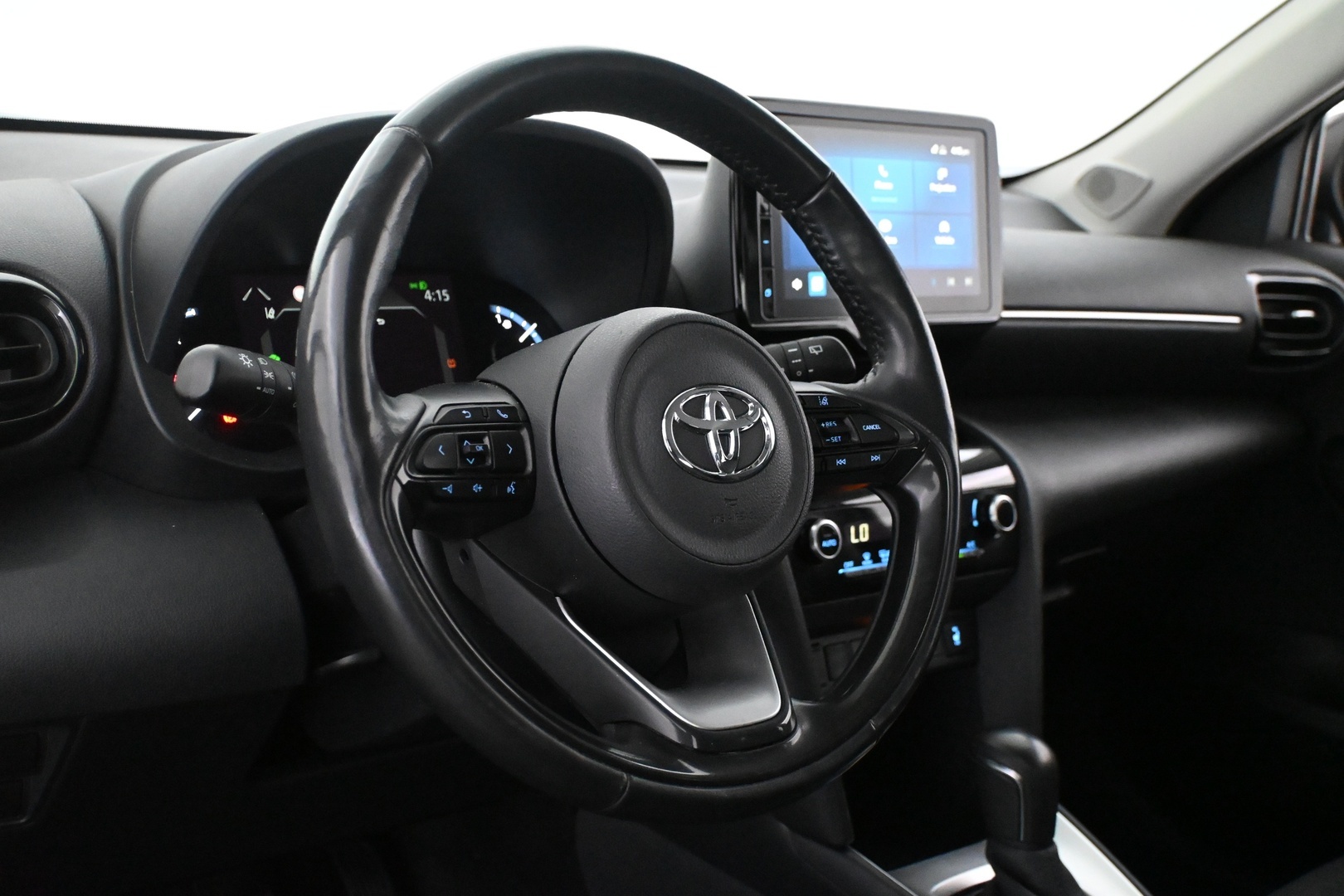 TOYOTA Yaris Cross 2023
