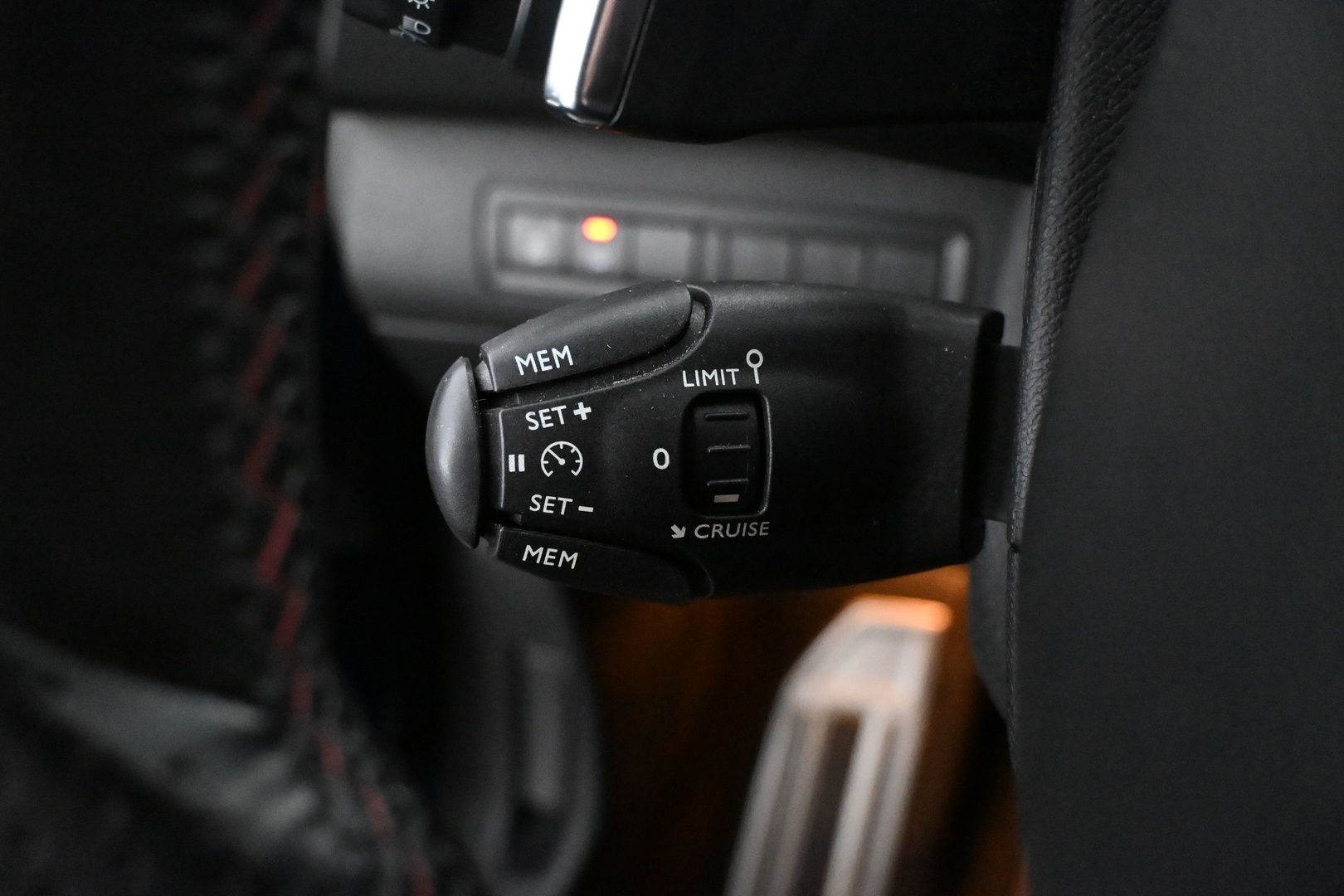 PEUGEOT 308 2015