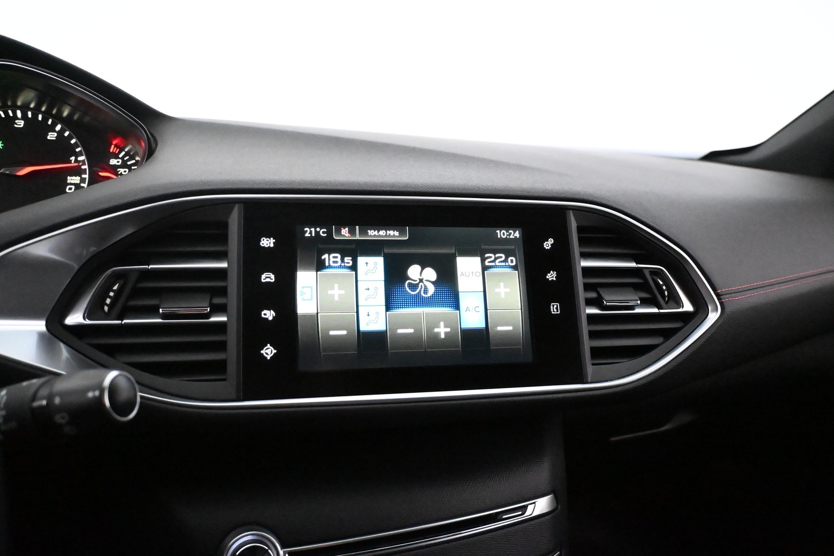 PEUGEOT 308 2015