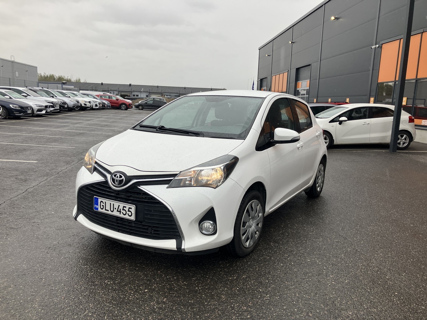 TOYOTA Yaris 2016