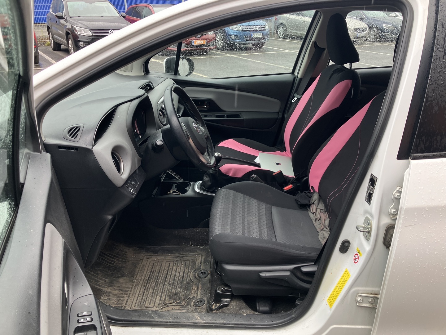TOYOTA Yaris 2016