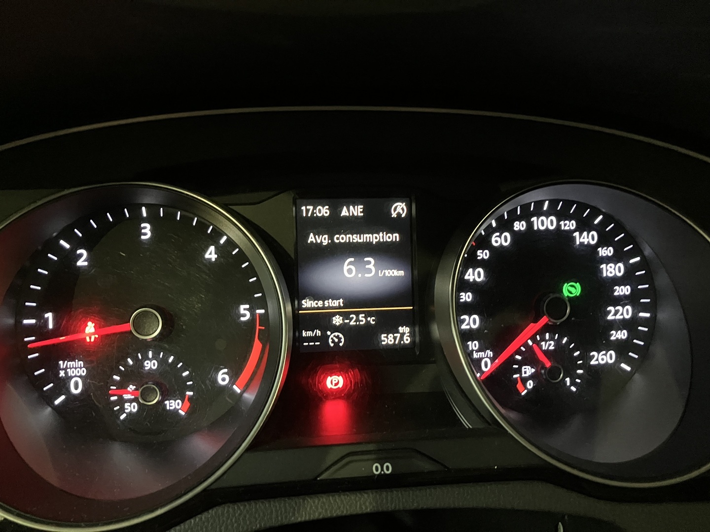 VOLKSWAGEN Passat 2016