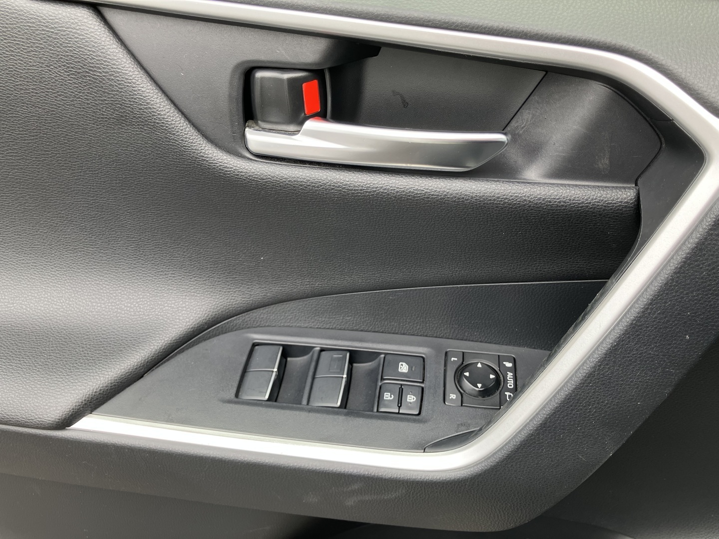 TOYOTA RAV4 2019
