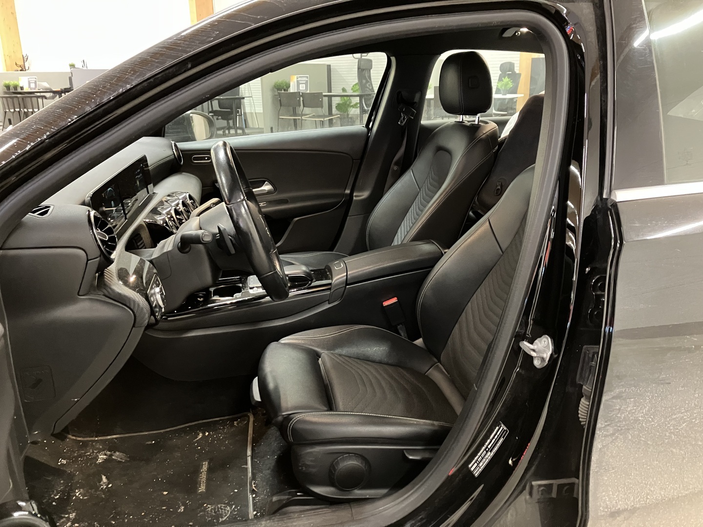 MERCEDES-BENZ A 2019