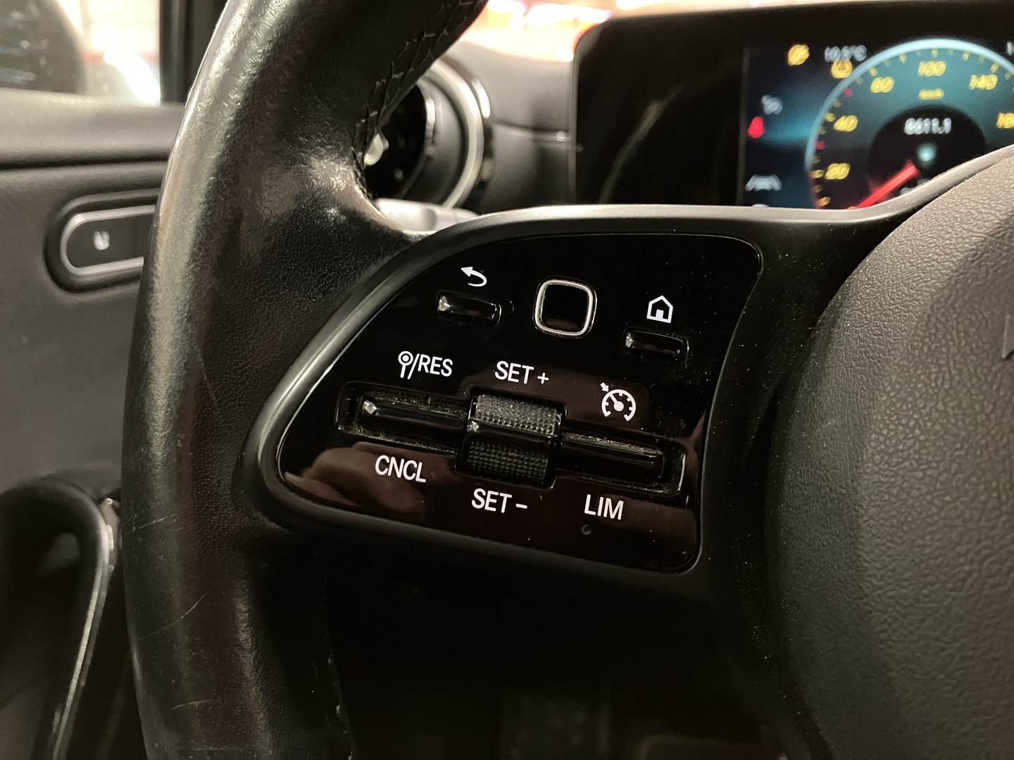 MERCEDES-BENZ A 2019