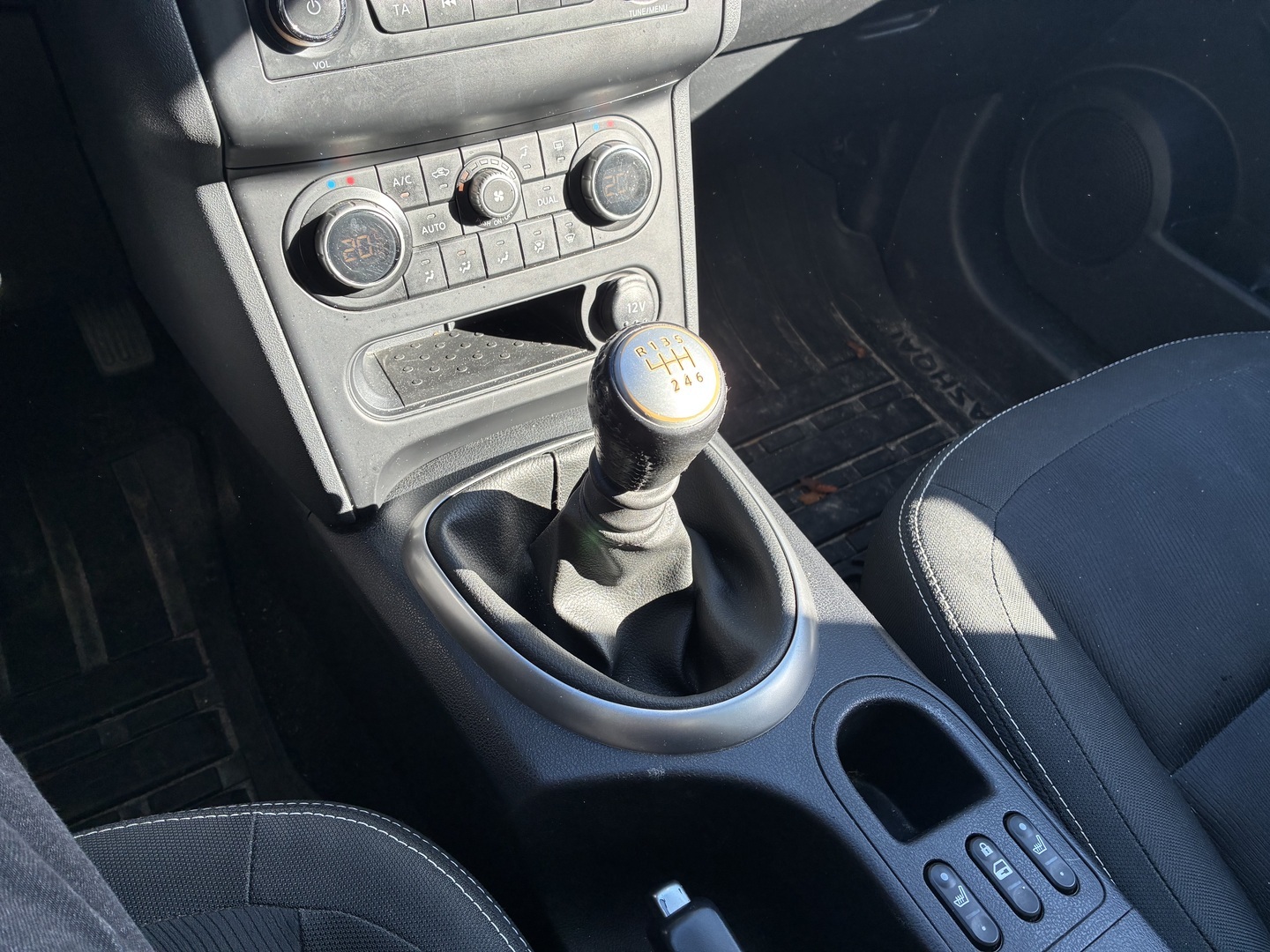 NISSAN Qashqai+2 2012