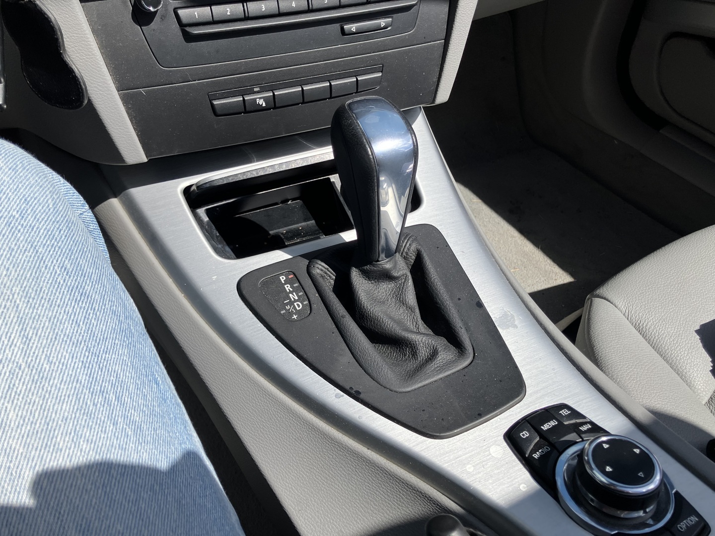 BMW 330 2011