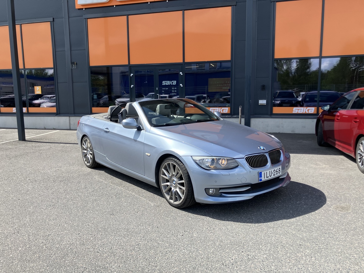 BMW 330 2011