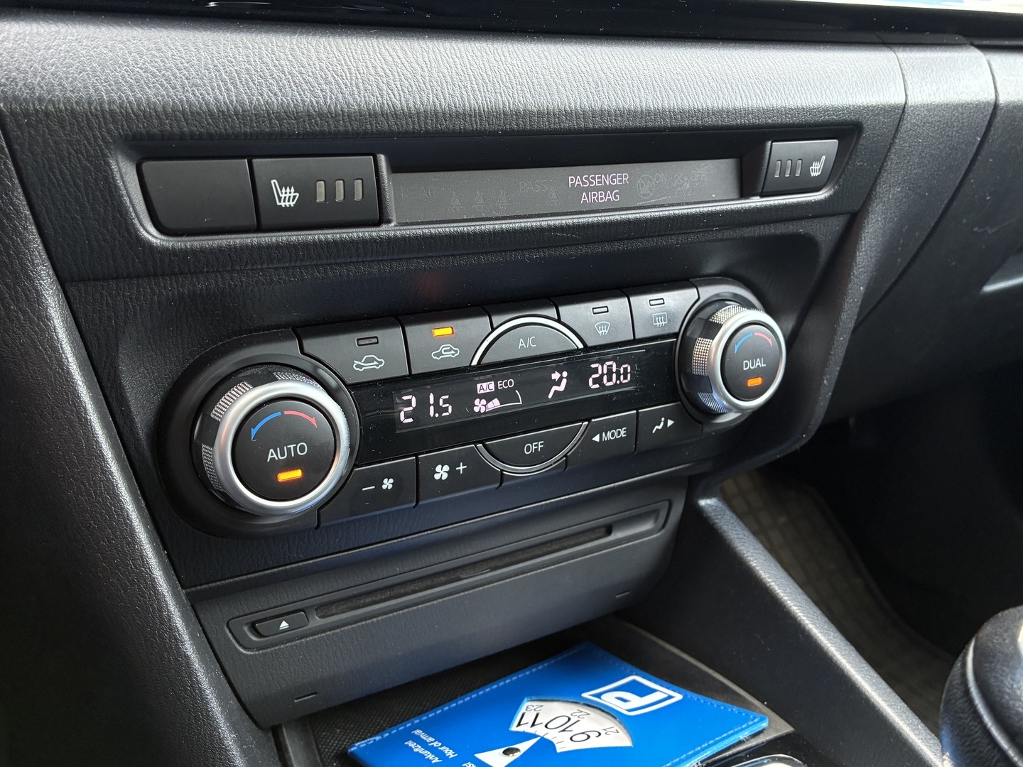 MAZDA 3 2015
