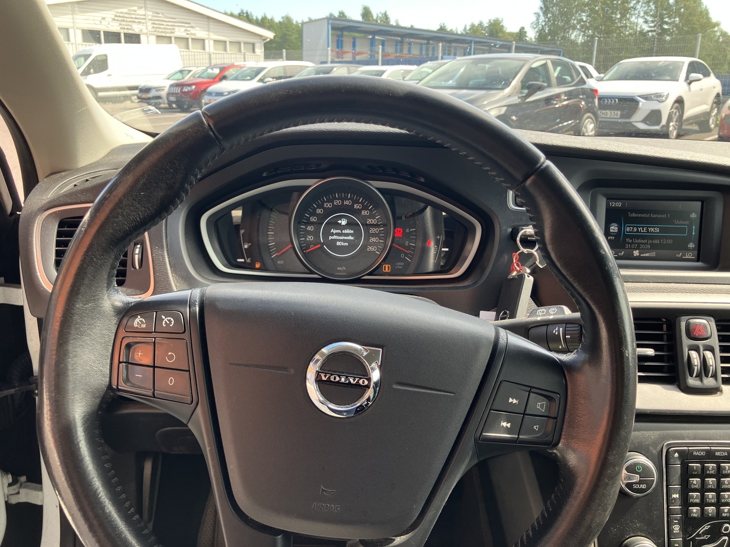 VOLVO V40 2018