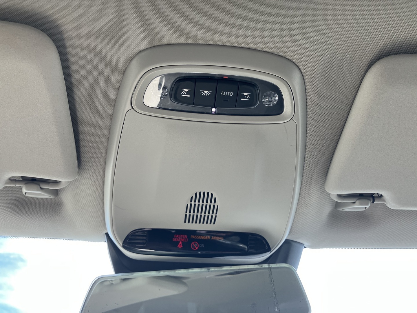 VOLVO V40 2018