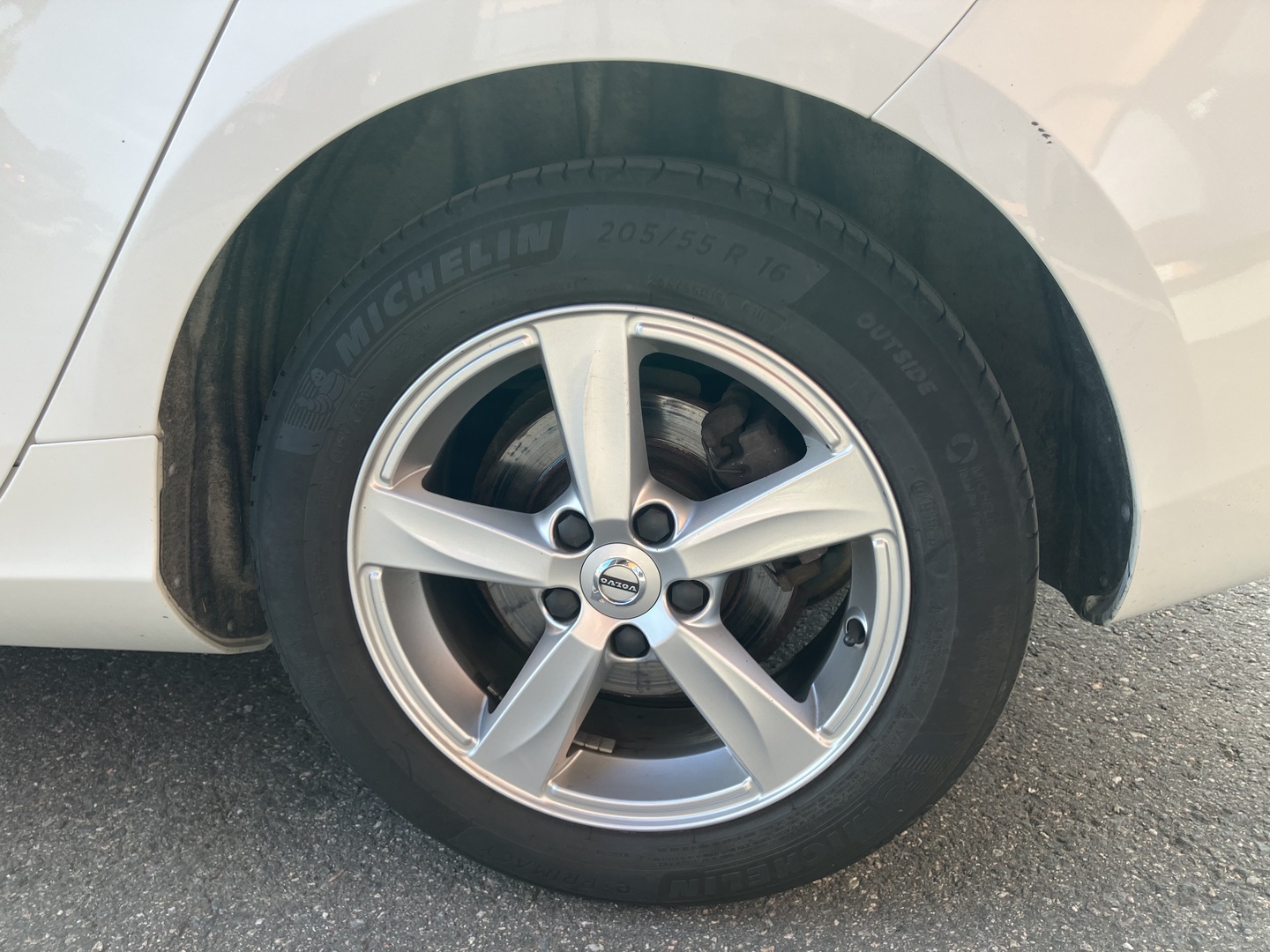 VOLVO V40 2018