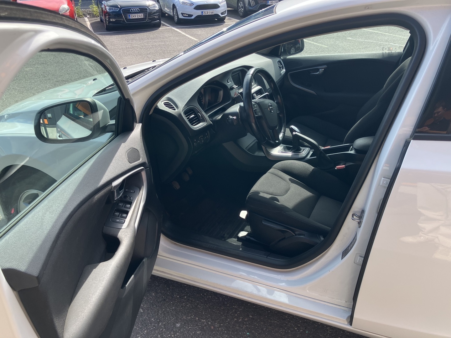 VOLVO V40 2018