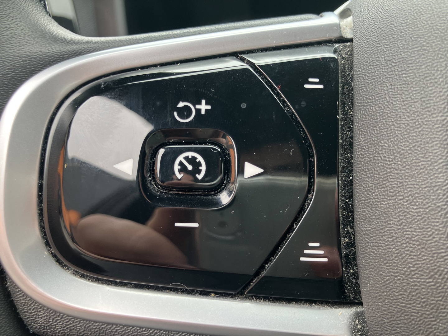 VOLVO V60 2022