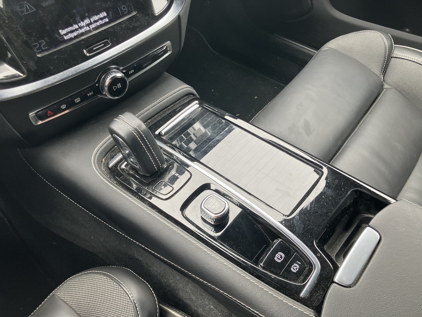 VOLVO V60 2022