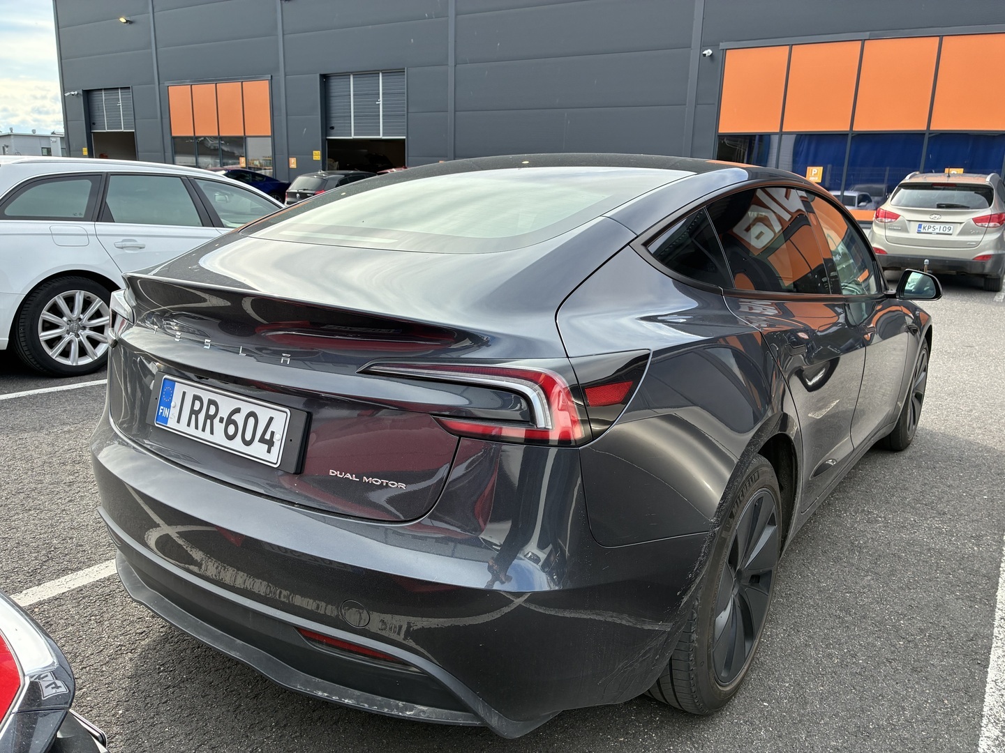 TESLA Model 3 2024