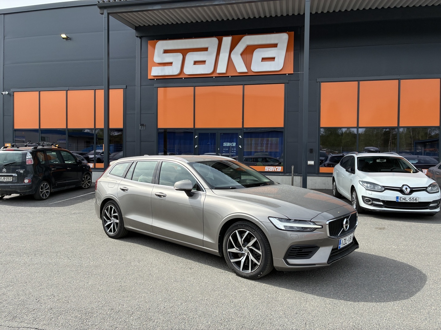 VOLVO V60 2020