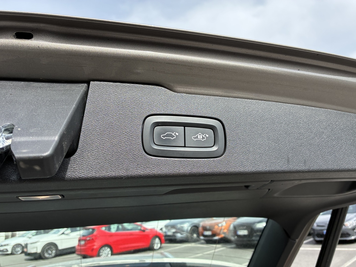 VOLVO V60 2020