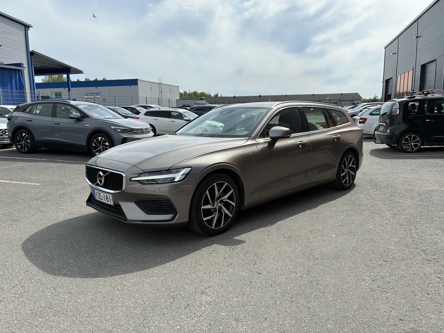 VOLVO V60 2020
