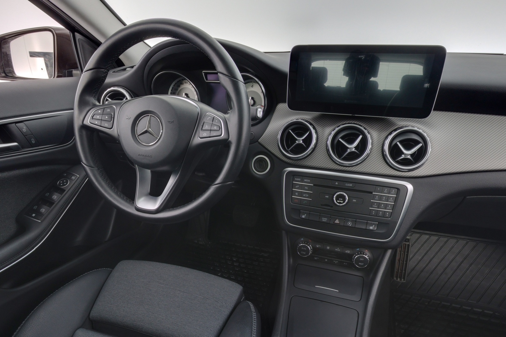 MERCEDES-BENZ GLA 2016