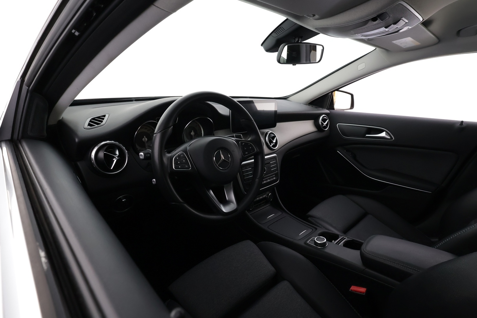 MERCEDES-BENZ GLA 2016
