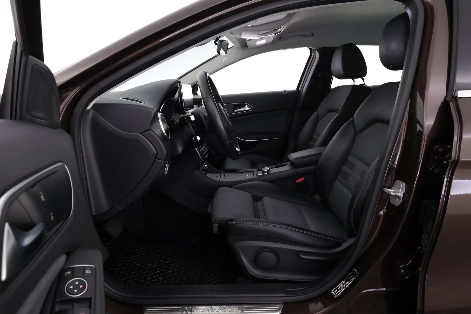 MERCEDES-BENZ GLA 2016