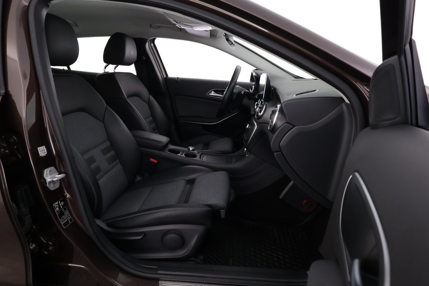 MERCEDES-BENZ GLA 2016