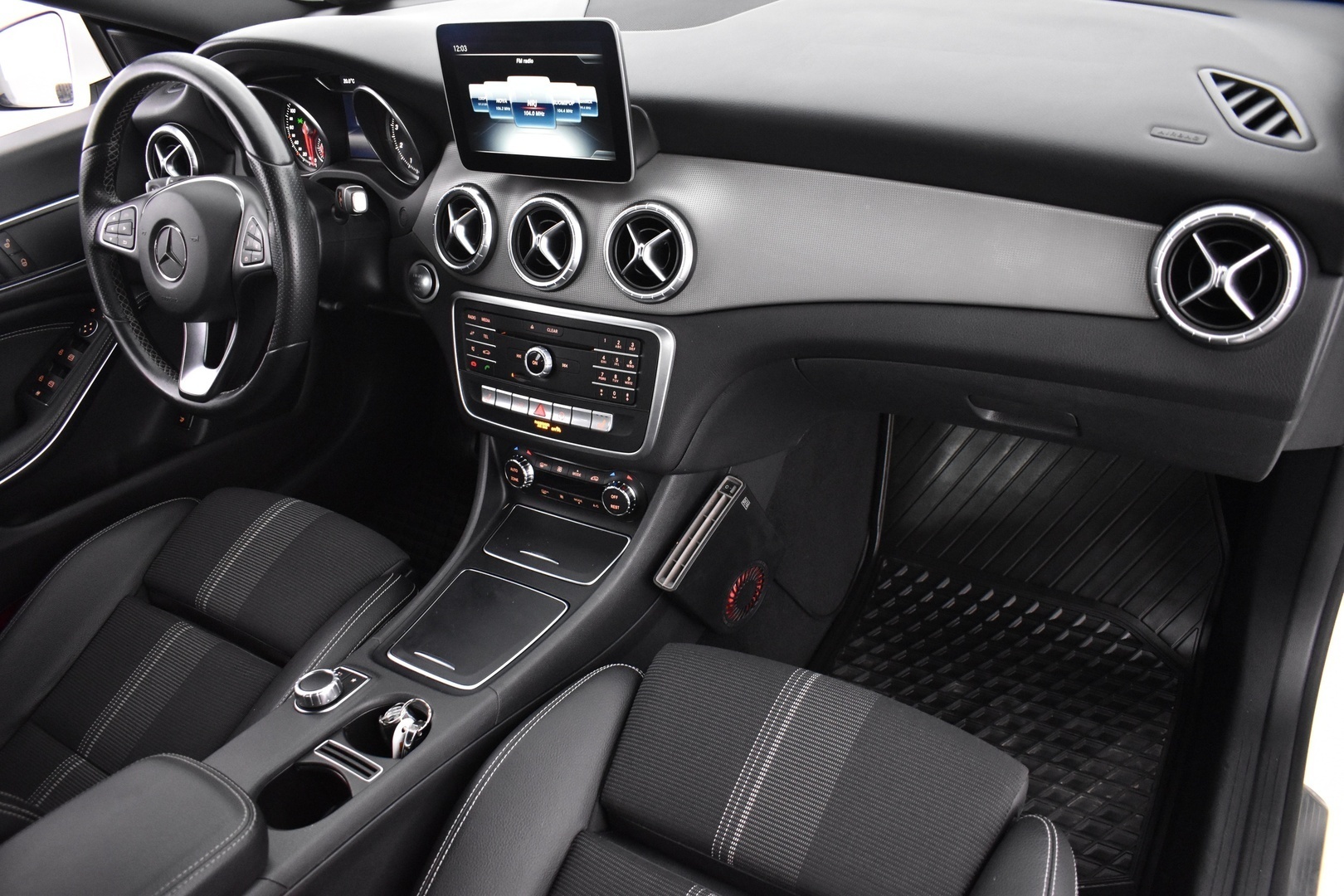 MERCEDES-BENZ CLA 2018