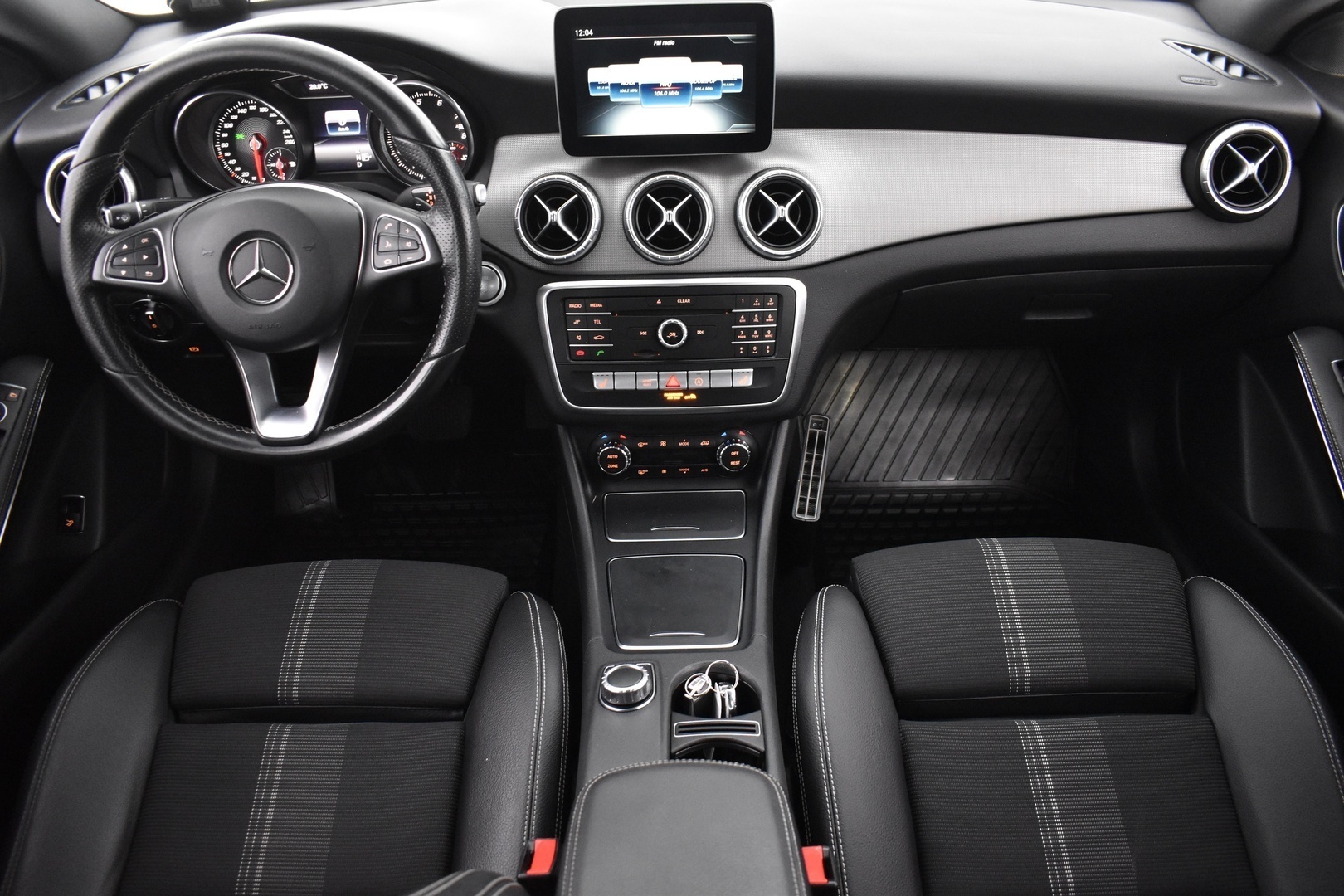 MERCEDES-BENZ CLA 2018