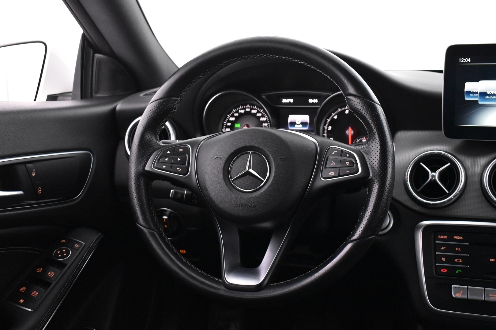 MERCEDES-BENZ CLA 2018