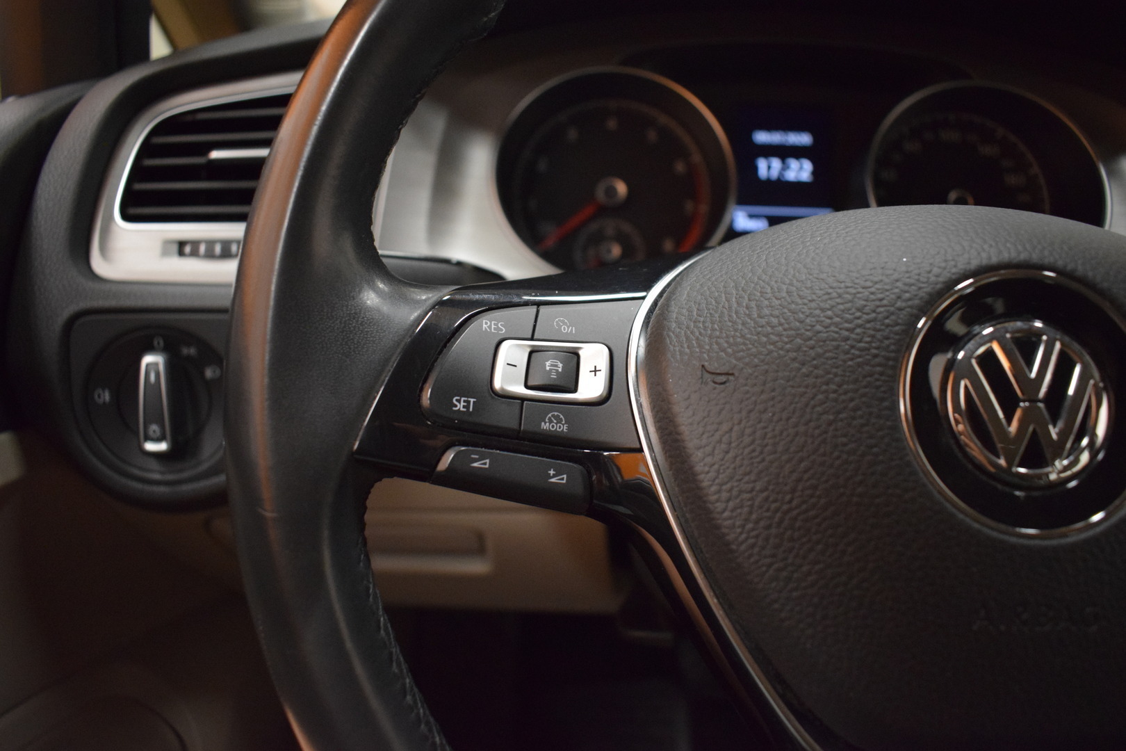 VOLKSWAGEN Golf 2015