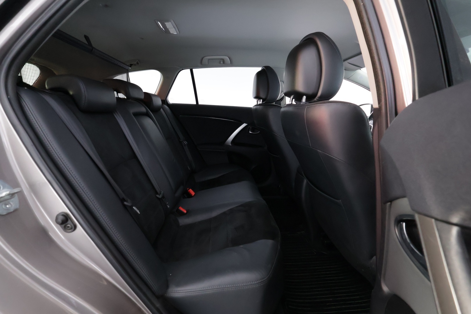 TOYOTA Avensis 2014