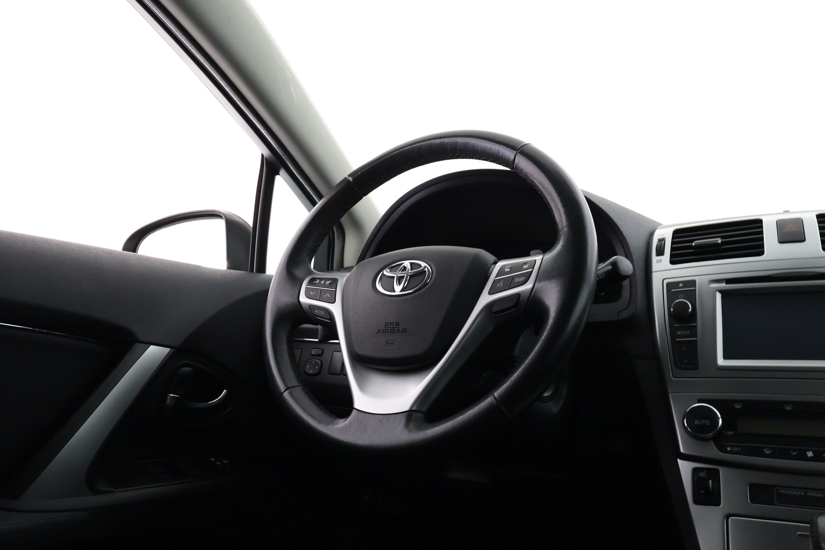 TOYOTA Avensis 2014