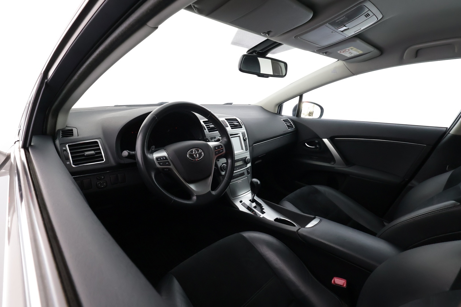 TOYOTA Avensis 2014