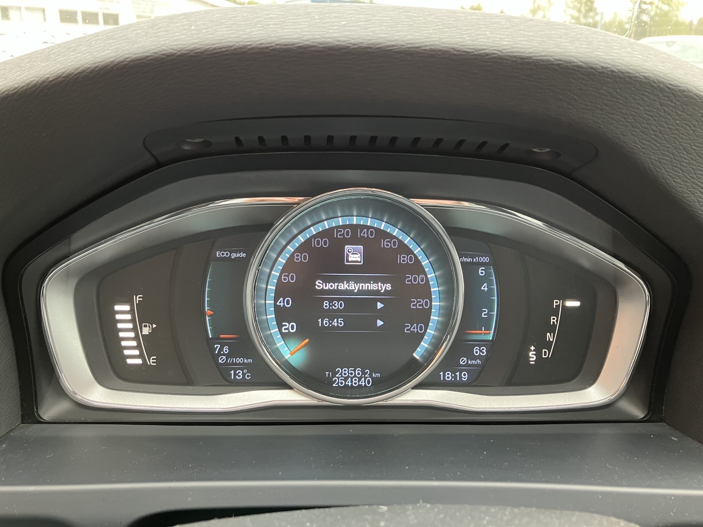 VOLVO V60 2016