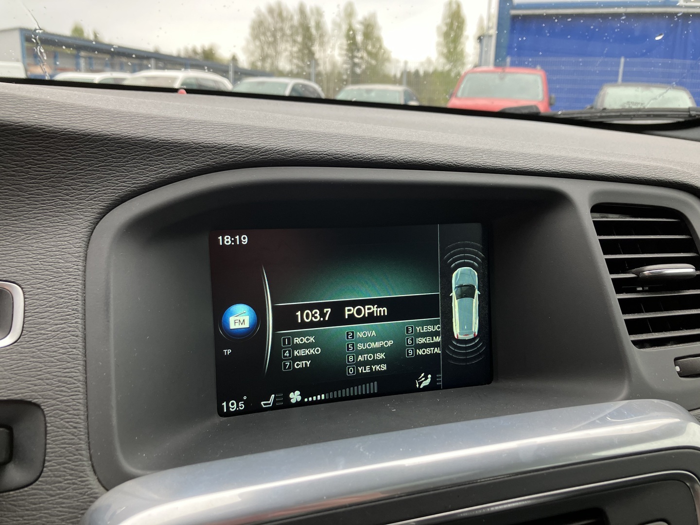 VOLVO V60 2016