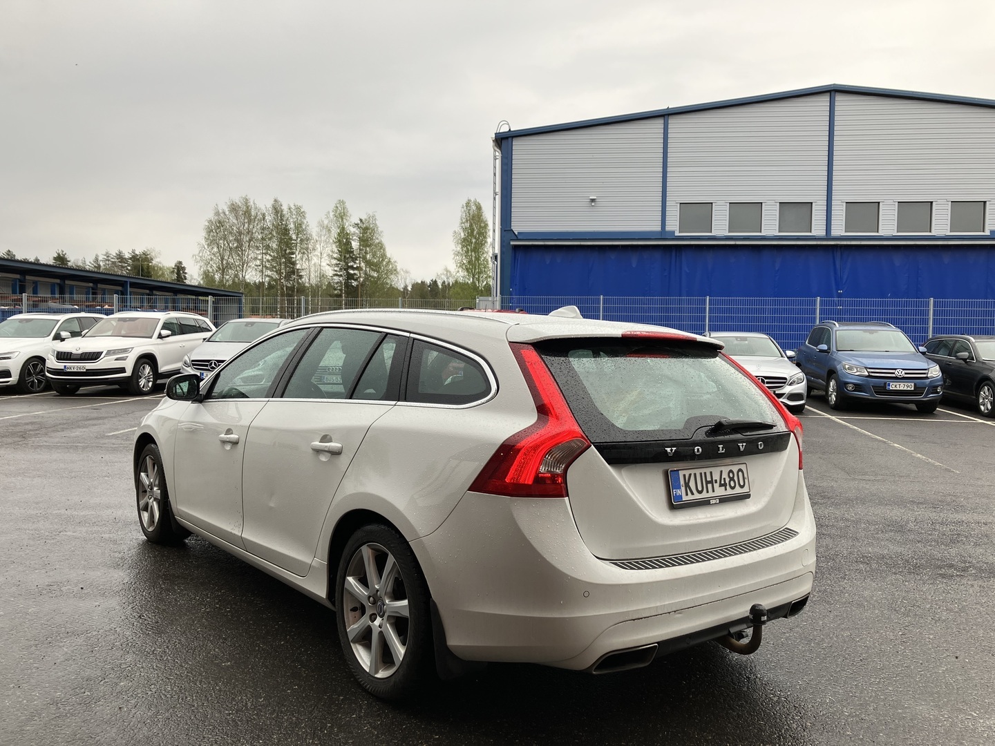 VOLVO V60 2016