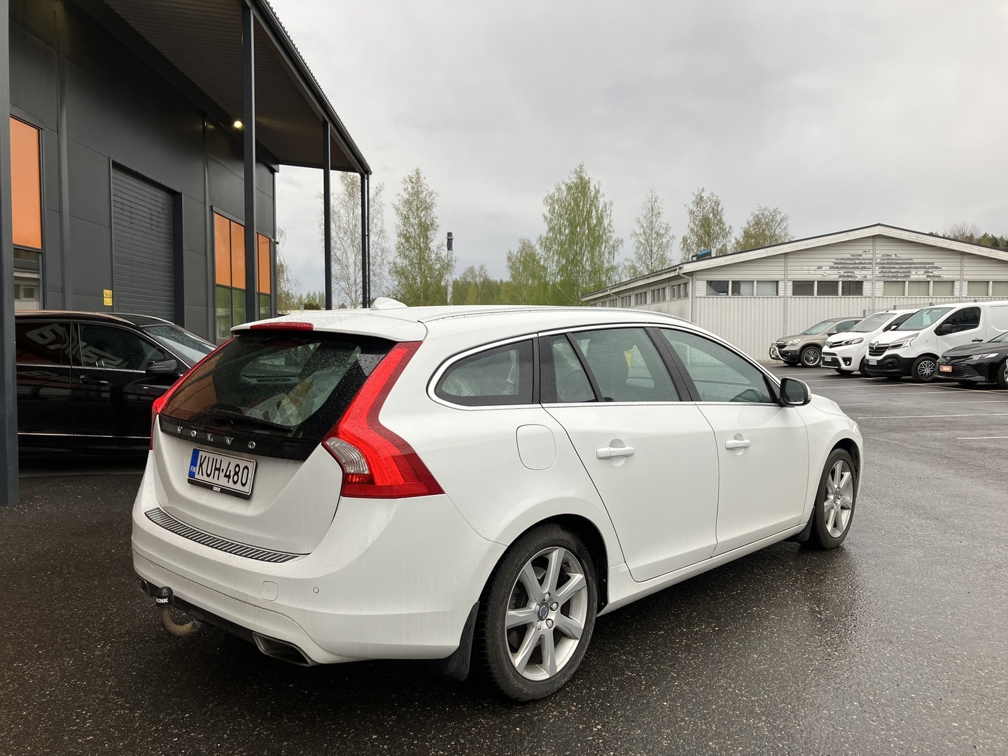 VOLVO V60 2016