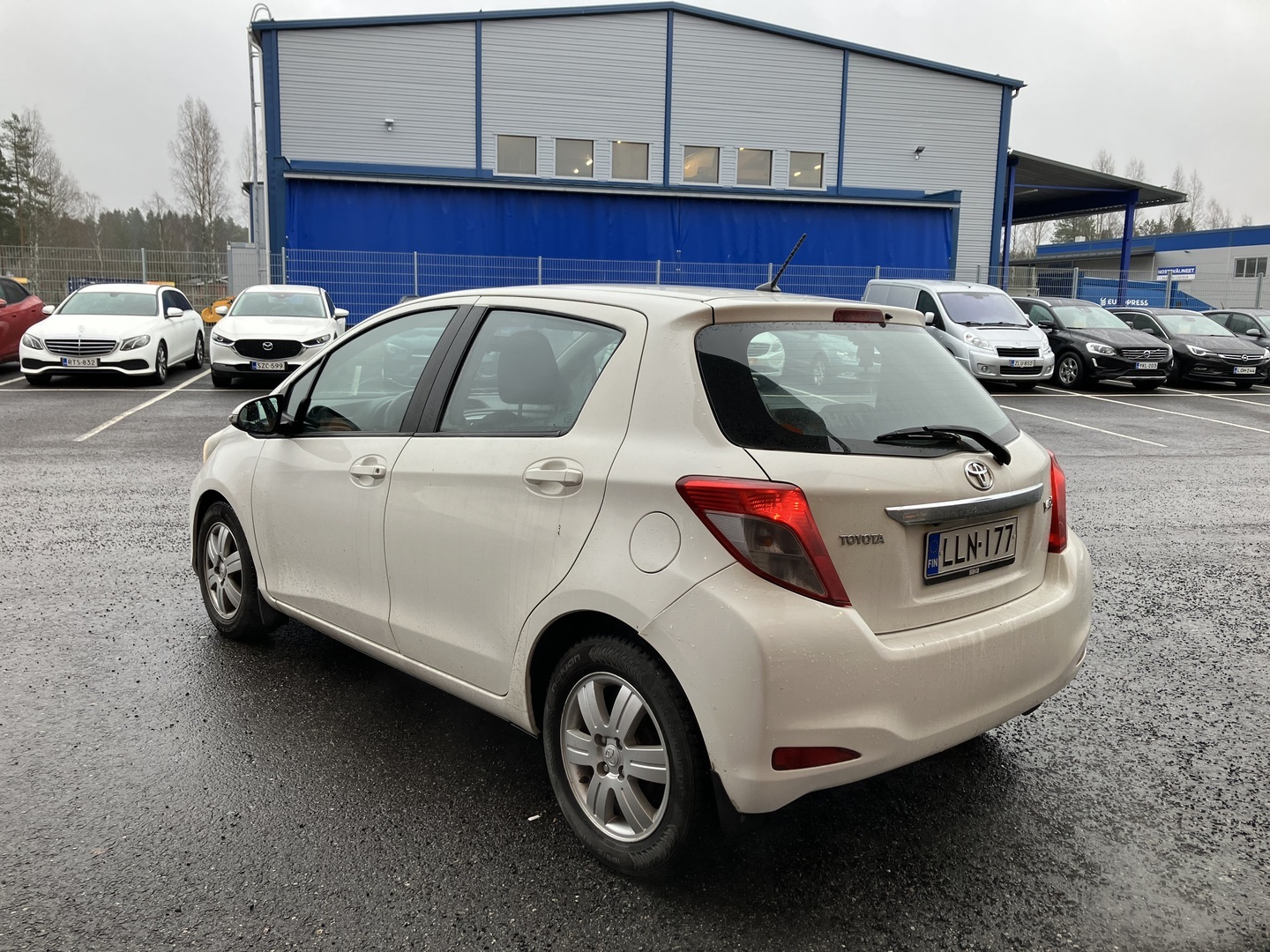 TOYOTA Yaris 2013