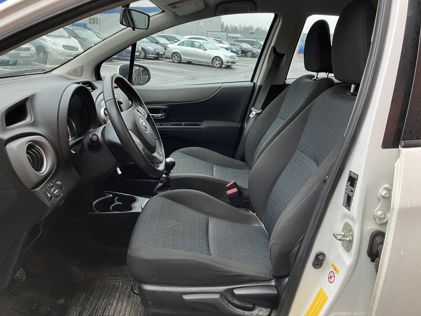 TOYOTA Yaris 2013
