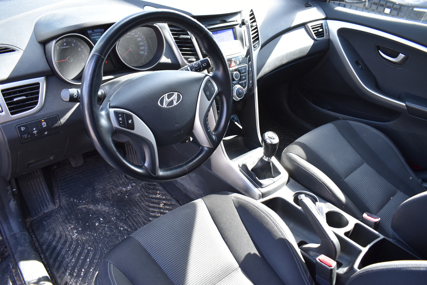 HYUNDAI I30 2016