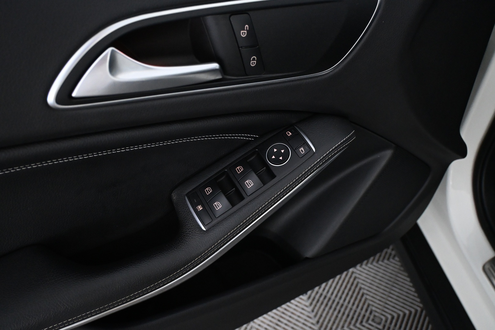 MERCEDES-BENZ GLA 2017