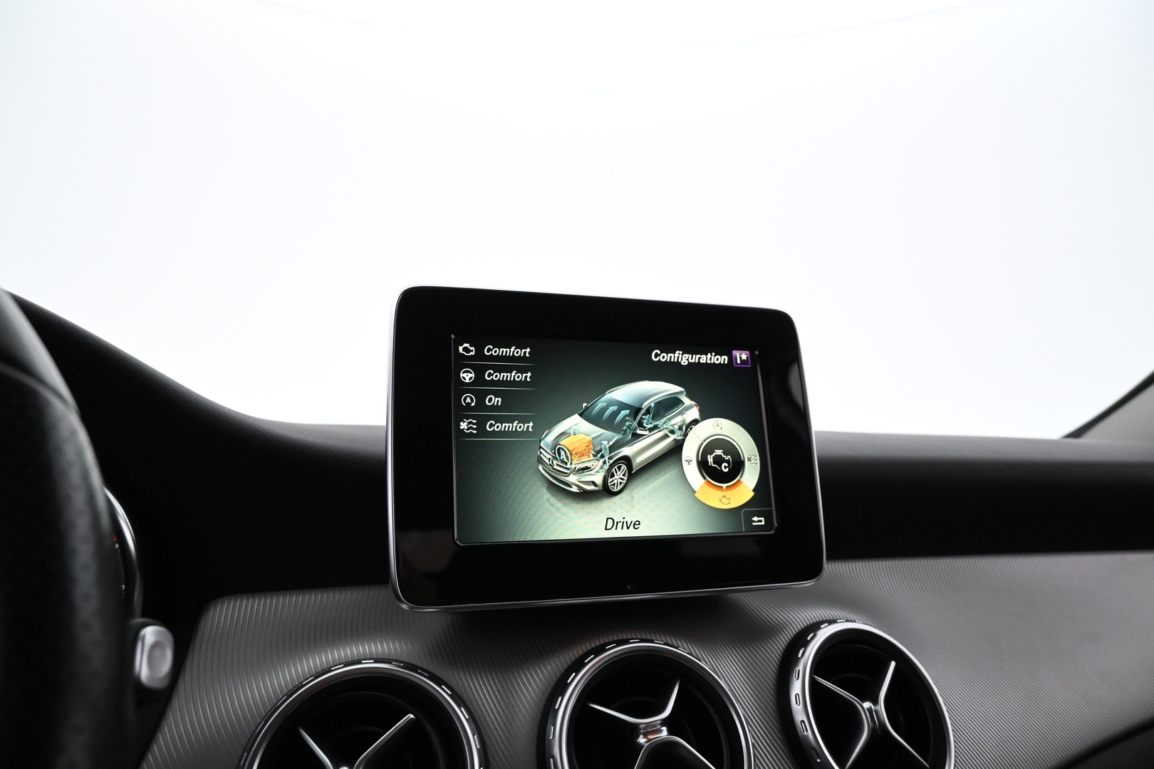 MERCEDES-BENZ GLA 2017