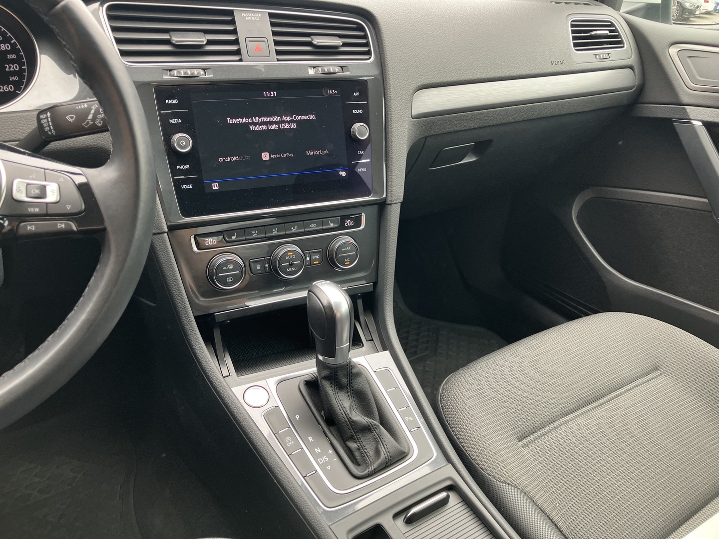 VOLKSWAGEN Golf 2019