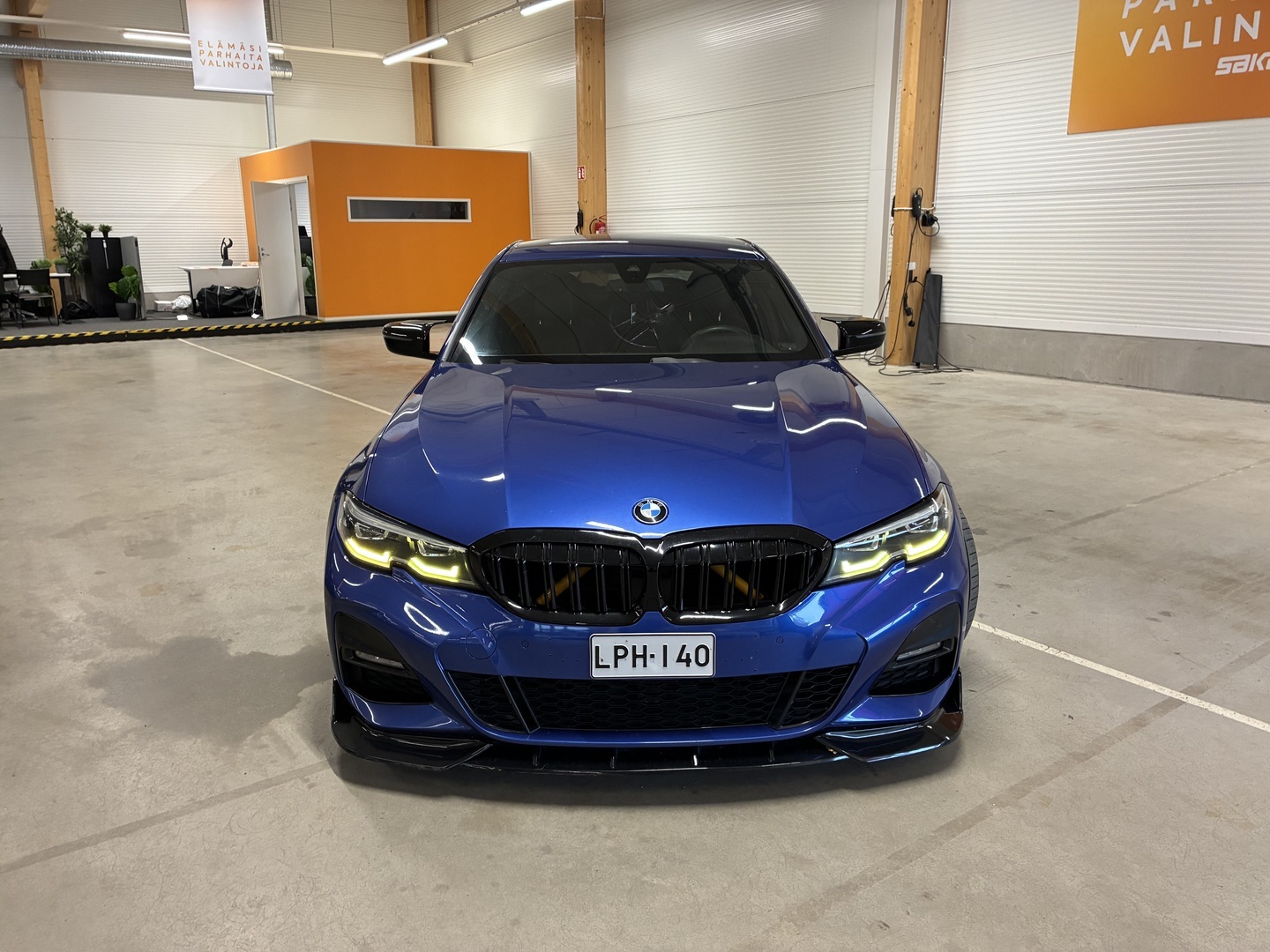 BMW 330 2020