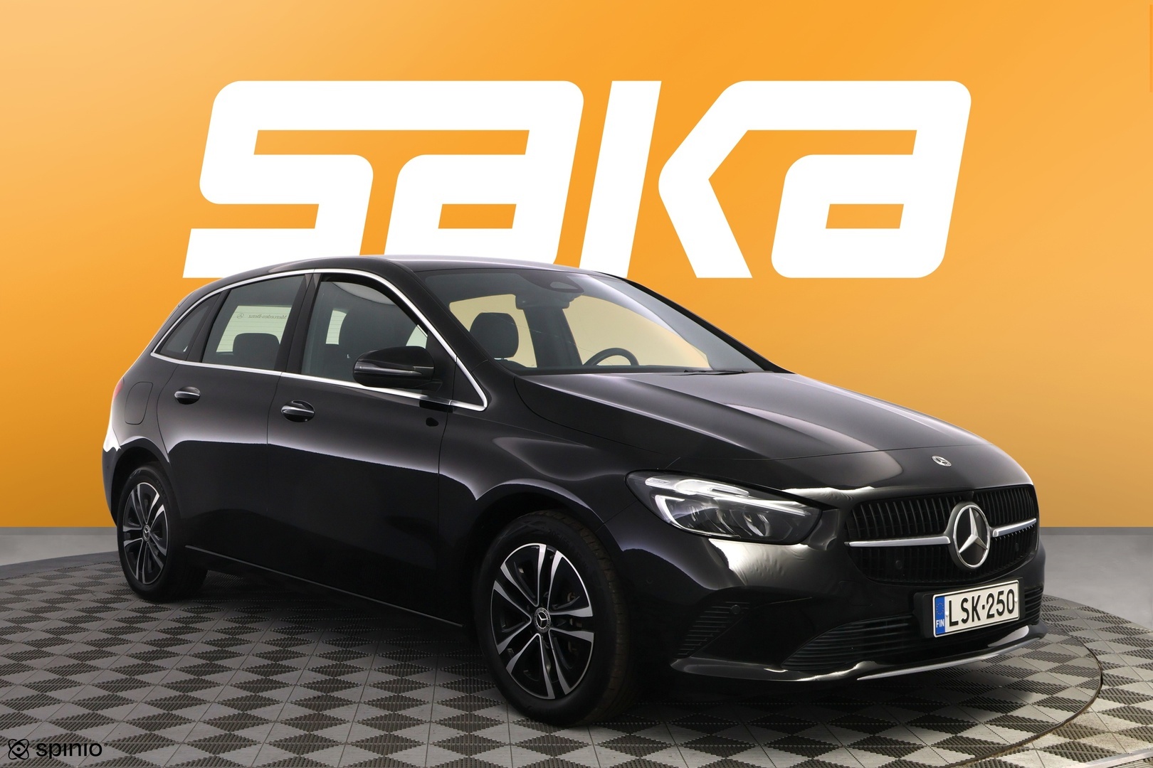 MERCEDES-BENZ B 2023