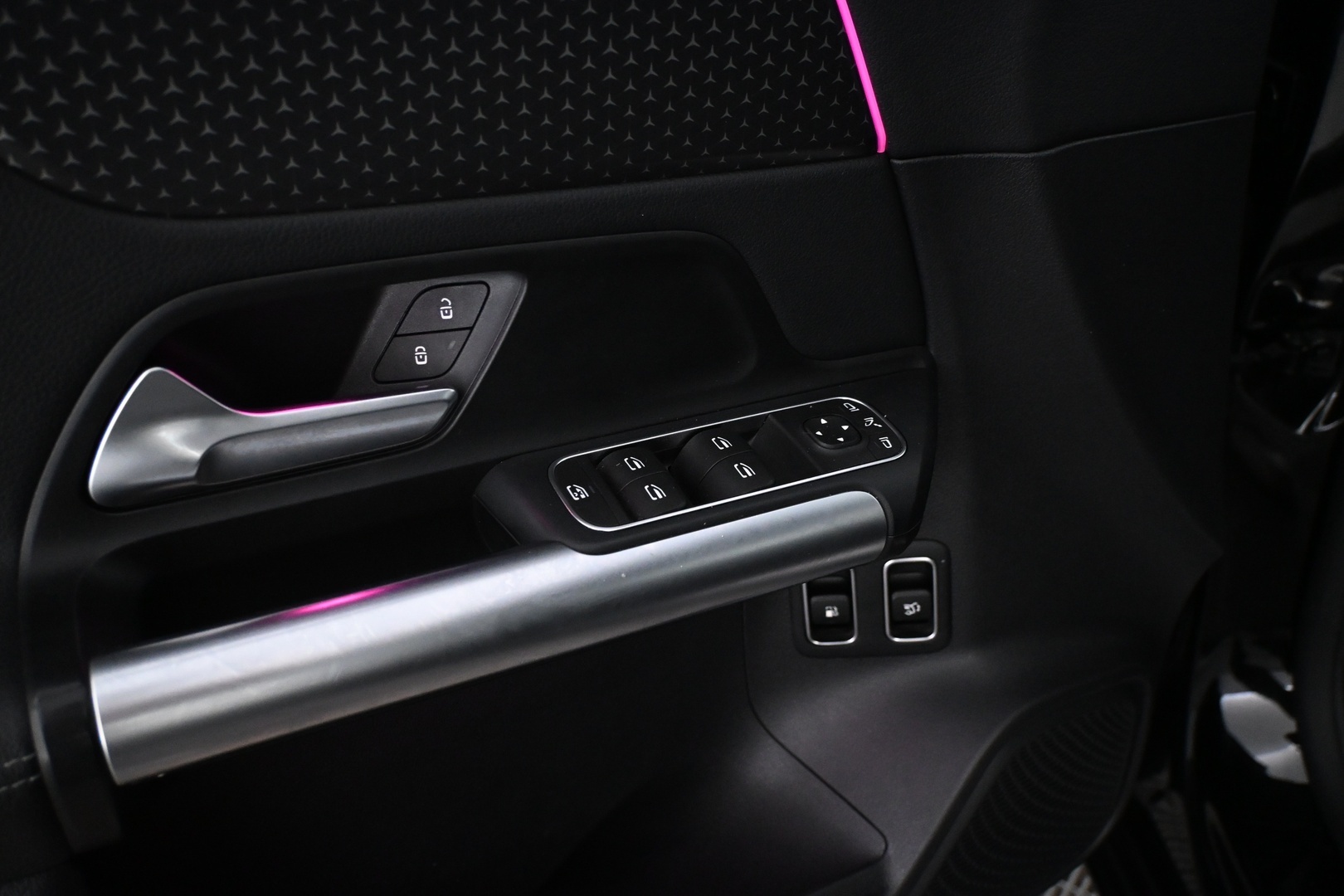 MERCEDES-BENZ B 2023