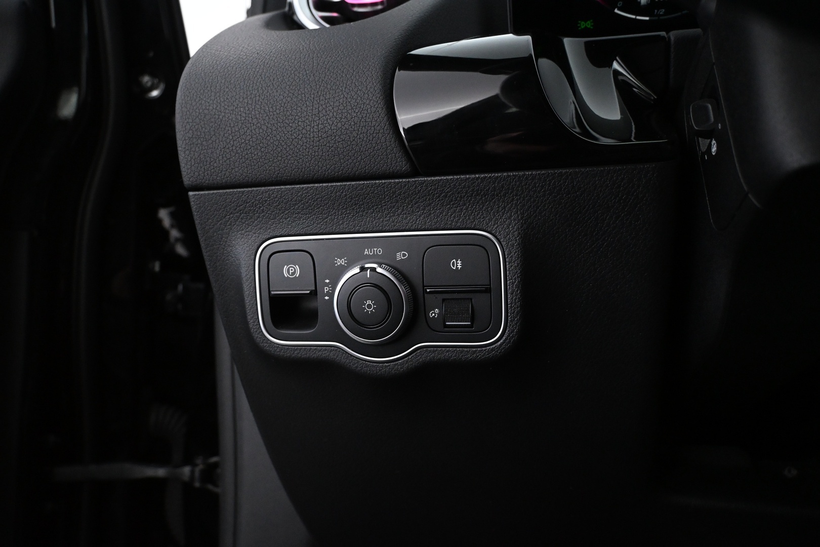 MERCEDES-BENZ B 2023