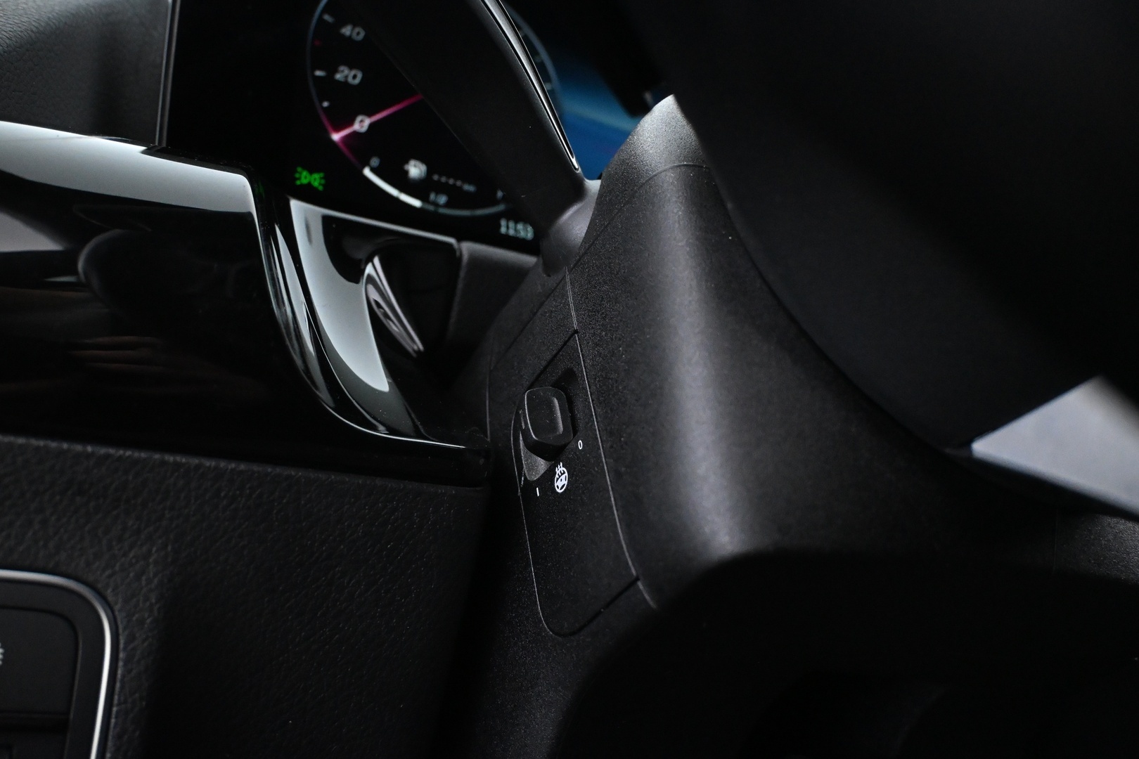 MERCEDES-BENZ B 2023